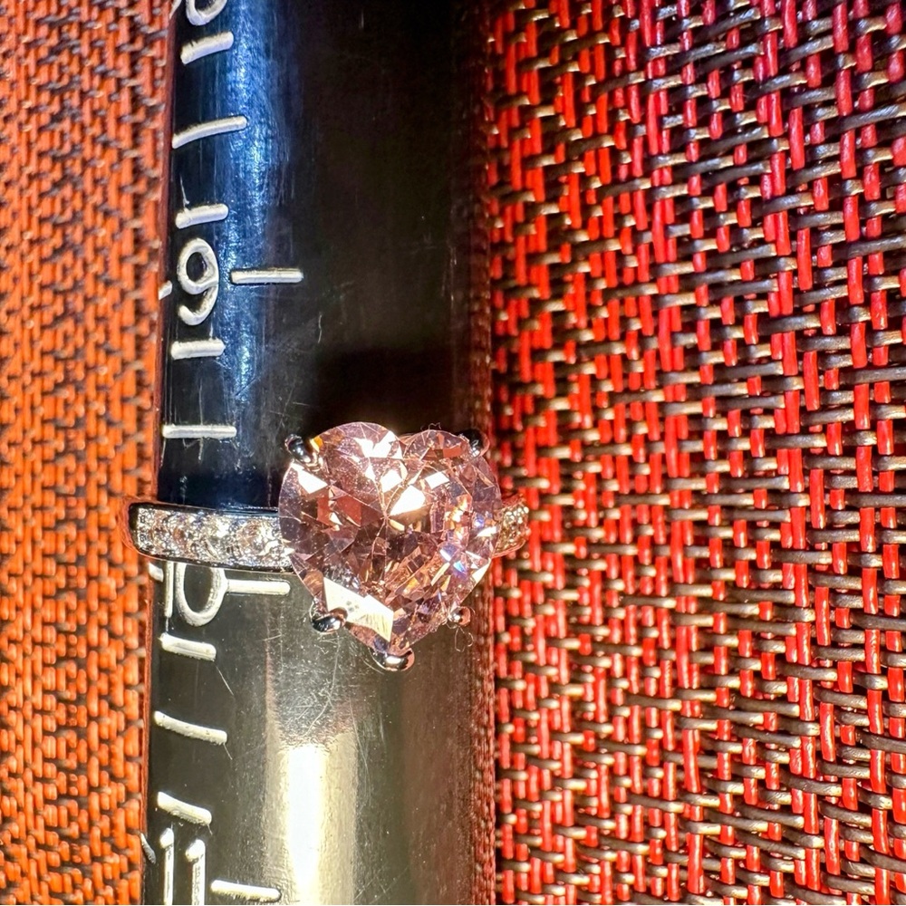 Fragrant Jewels Heart Pink Gemstone Ring